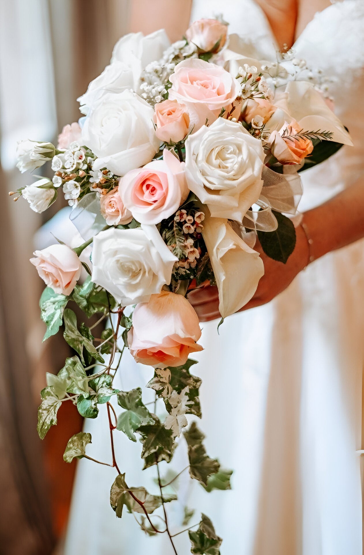 Bouquet de Mariée en Cascade de Style Retombant Classique Référence: RDF-N201